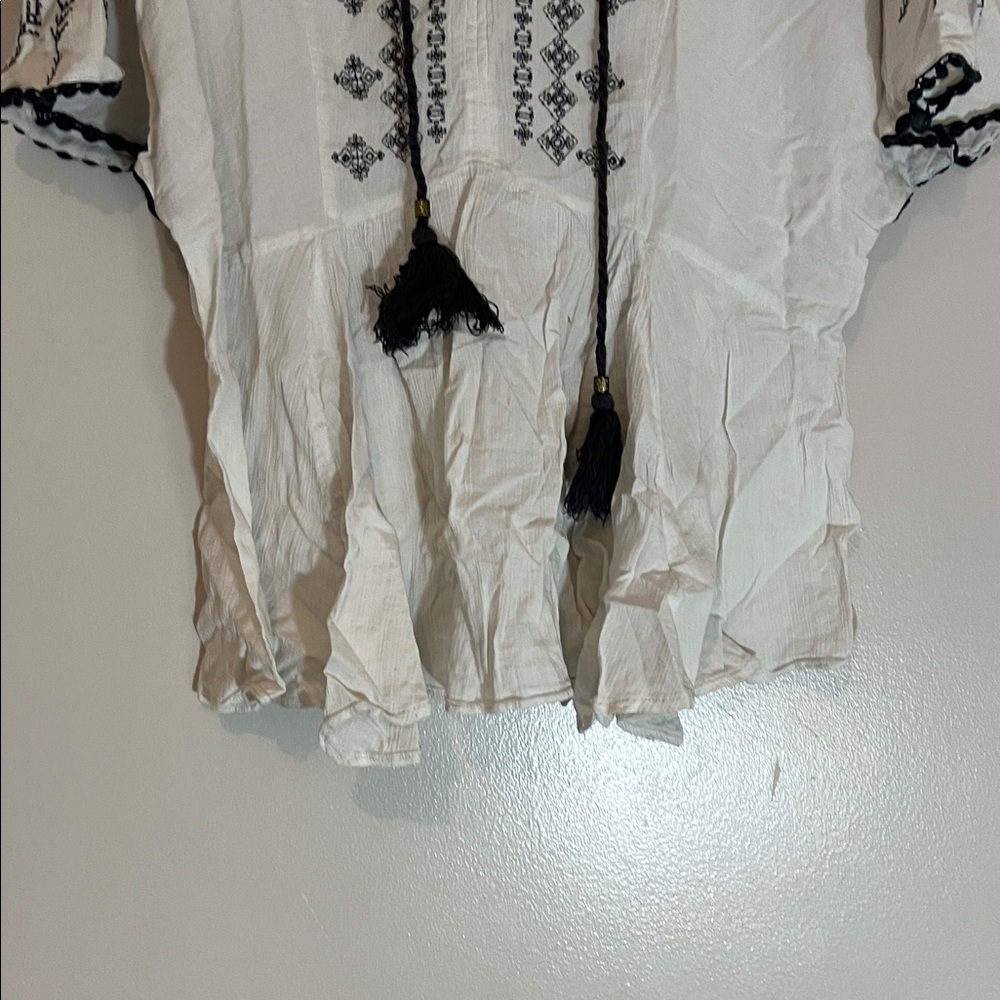 Maurices White Cold Shoulder Blouse with Black Embroidery Medium - Picture 6 of 8
